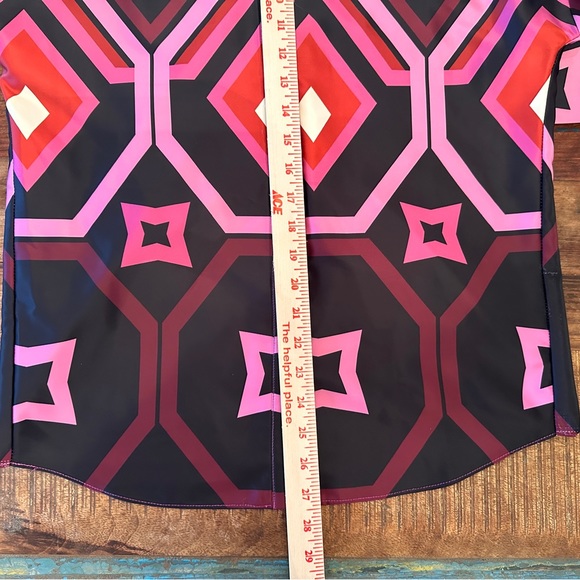 CIEBON Voluminous Button Down Geo Top - Picture 8 of 8